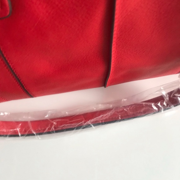 B.Makowsky Lipstick Red Golden Hardware Soft Genuine Leather Large Tote Bag - Picture 15 of 16